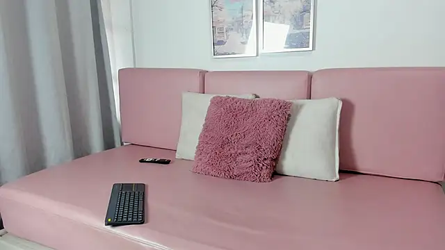 Pamela SkinnySexy online show from January 14, 12:32 pm