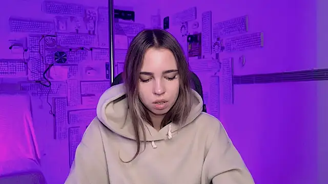 KimPorins online show from December 5, 9:54 am