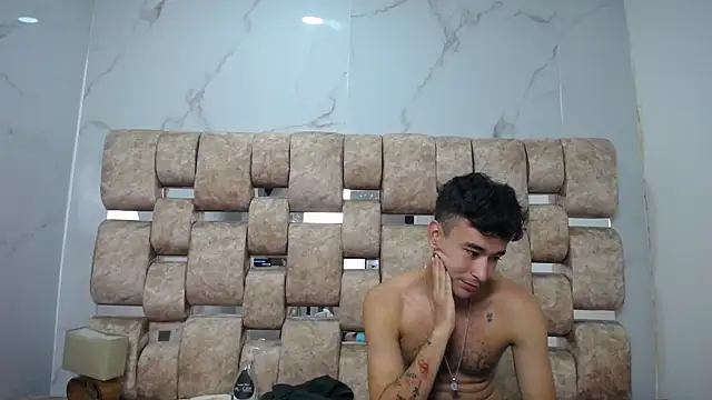 KathyAiden online show from April 3, 7:56 pm