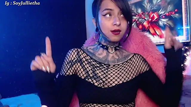 Julls420  online show from December 19, 6:16 am