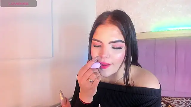 alunnaclarkcm online show from December 15, 5:12 am