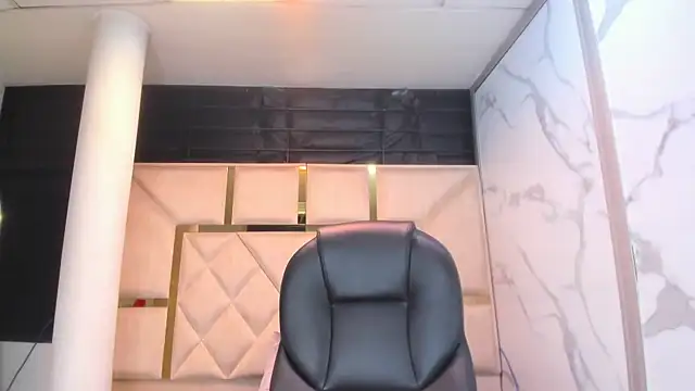 IssysLeBlanc online show from February 4, 8:06 am