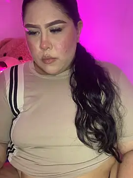 Mia Carters online show from February 1, 1:15 am