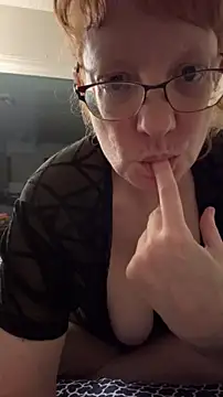 Lenaravenswood online show from December 17, 7:56 am