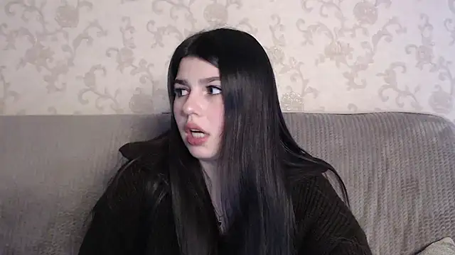 KisaModel online show from April 13, 7:42 am