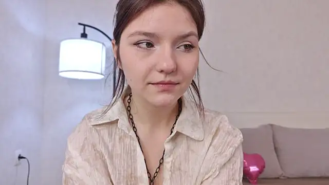 NyraVesperis online show from May 7, 6:28 am