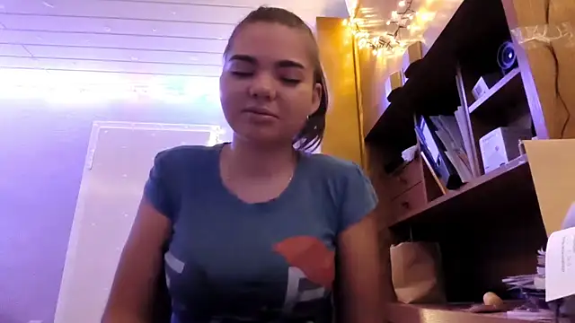 Mona Slearys online show from December 20, 2:15 am