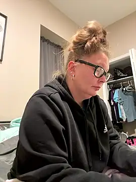 kissmyarch online show from January 7, 10:35 pm