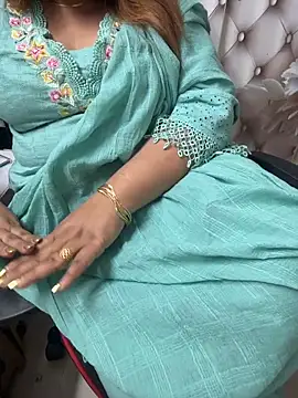 butterflyslay online show from April 9, 6:19 am