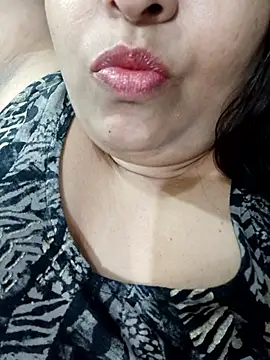 peu8 online show from May 14, 4:46 pm