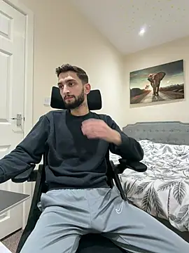 Juliann69Ramiro online show from January 13, 11:03 am