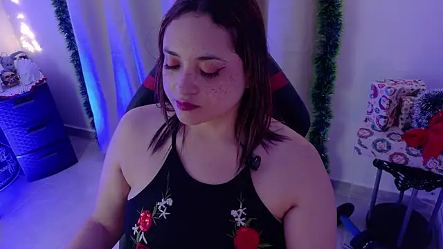 laura395 online show from January 7, 8:12 pm