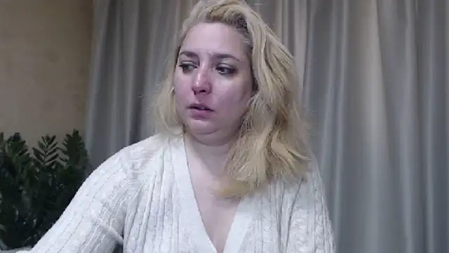 sweetpussy13 online show from March 24, 6:52 am