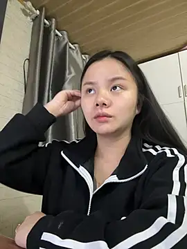 leo-kitty online show from February 9, 2:08 pm