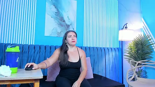 dahianeconnor online show from March 21, 11:37 am