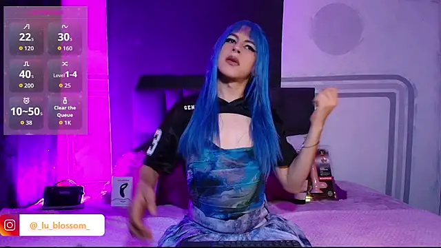 Luu Blossom online show from February 25, 6:06 pm