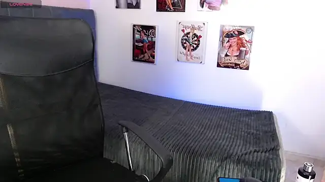 britany teen18 online show from December 22, 9:18 pm