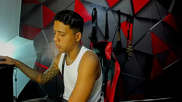 Hot Boys 69 online show from February 1, 7:56 pm