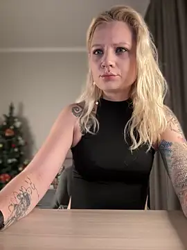 TeaseKitten- online show from January 6, 5:11 am