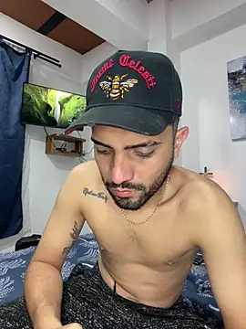 jamess 0 online show from May 7, 3:33 am