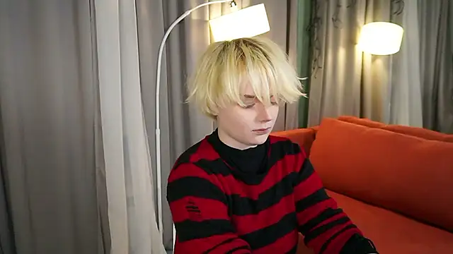 KellyKik online show from January 15, 1:50 pm