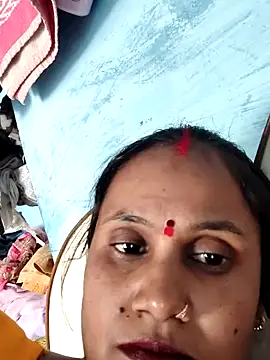 Akanksha soni online show from February 4, 9:45 am