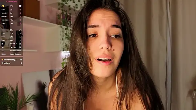 EmmyNoel online show from February 8, 8:01 pm