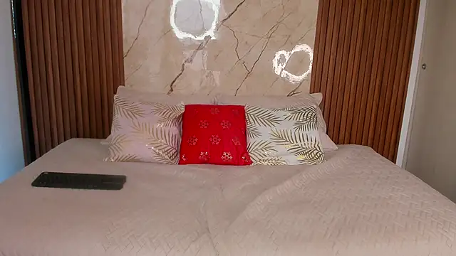 Lily Hiill7 online show from January 12, 6:46 pm