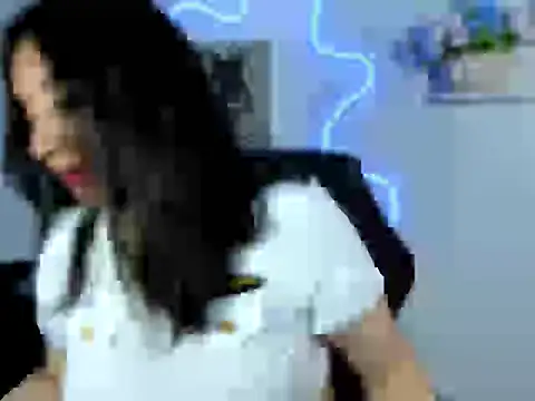 Lyra Monrroy online show from March 13, 12:34 am