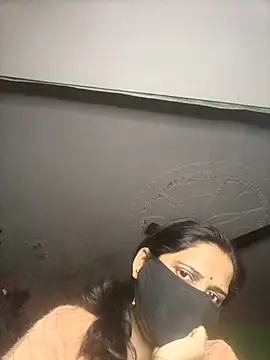 DIRTY-MOMS online show from December 17, 4:00 pm