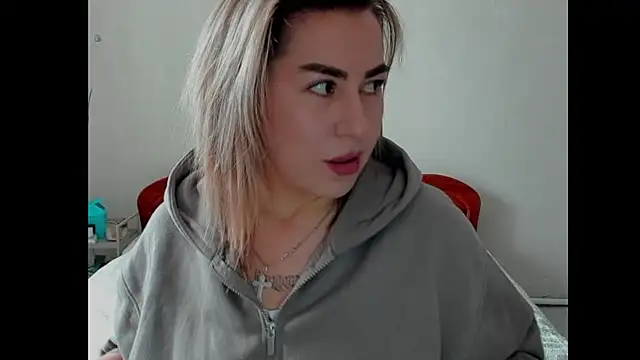 Roxi Joy online show from January 8, 10:52 am