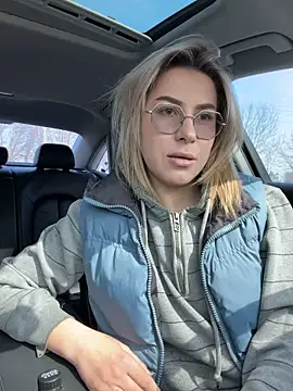 Roxi Joy online show from March 23, 10:43 am