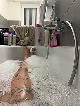 Klarry69 online show from March 29, 8:30 pm