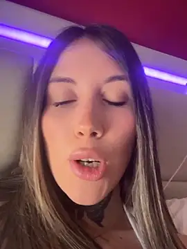 saphirafox online show from March 13, 2:40 pm