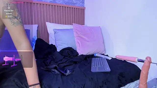 alina souvage  online show from February 5, 10:13 pm