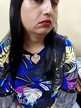 Hotmylips online show from April 24, 5:16 pm