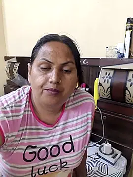 Hotmylips online show from April 29, 6:02 pm