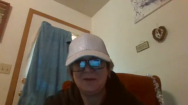 becky1111 online show from April 24, 2:42 pm