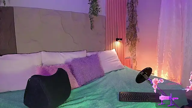 isabellagiirl online show from February 13, 8:21 pm