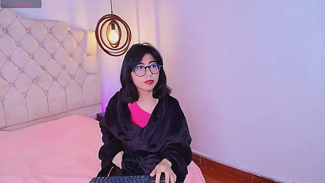 EllieBloom online show from January 14, 8:58 pm