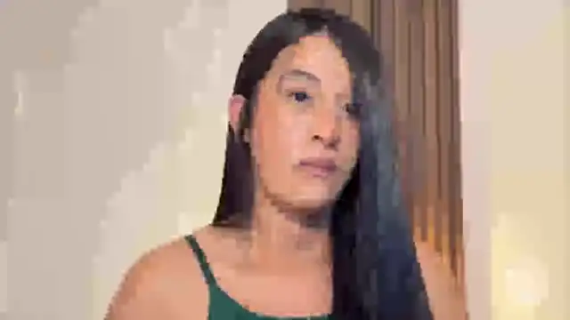 Alannadumont  online show from April 17, 9:39 pm