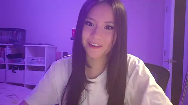 luvvivii online show from March 6, 4:29 am