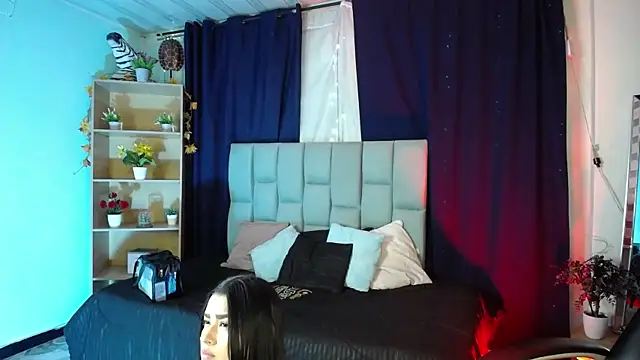 Emilyy05  online show from January 6, 3:10 am