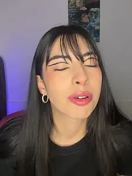 junorise23 online show from March 23, 5:35 am