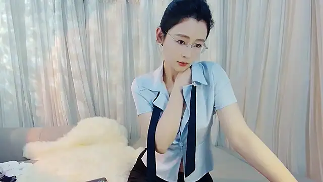 HCOCO online show from April 1, 1:34 pm