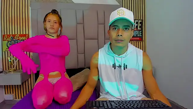 pleasureroomxx online show from January 15, 4:02 pm