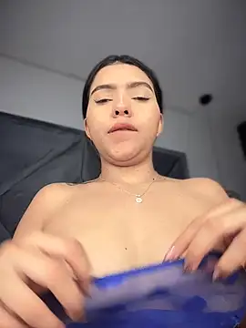 LolliTeaseXXX online show from January 7, 6:33 pm