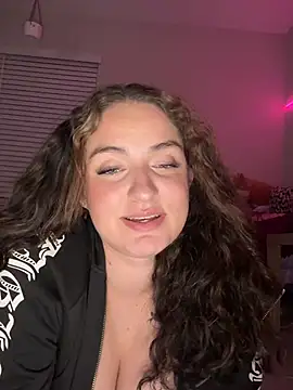 LushLaniii online show from February 3, 9:47 am