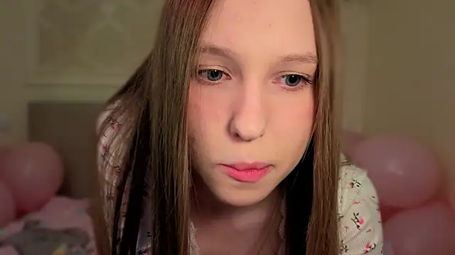 Alllura online show from February 20, 11:38 pm