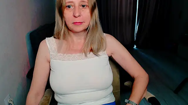 MiLenaMilf online show from June 5, 9:15 am